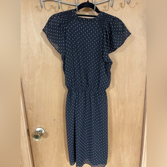 H&M -short , V neck, cap sleeve black speckled dress - Picture 3 of 5